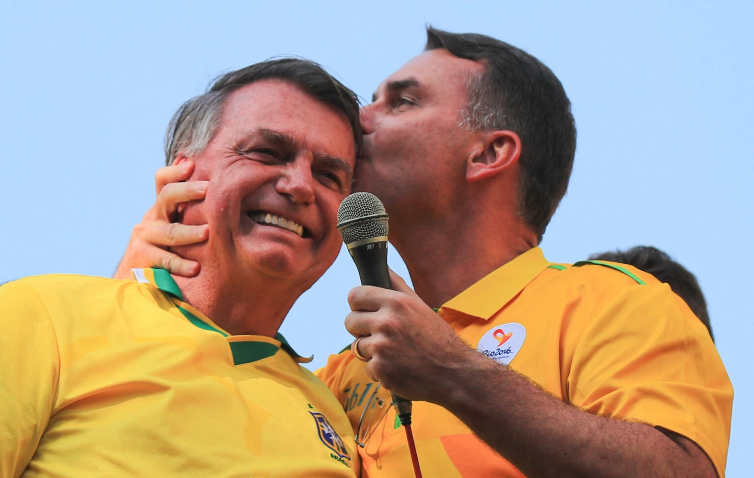 Flávio Bolsonaro supera votação do pai no 1º turno de 2018 e 2022