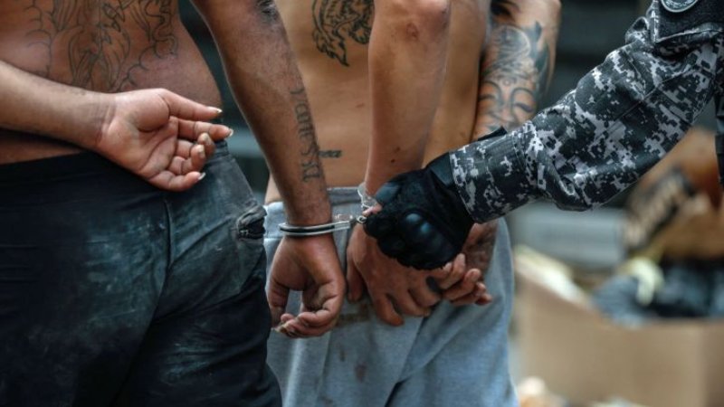 CV de Mato Grosso paga até R$ 80 mil para esconder líderes no RJ