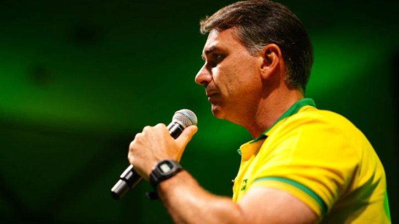 Fundos ligados à bolsa brasileira disparam com liderança de Flávio