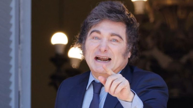 Milei diz que estará em evento do PL e visitará Bolsonaro