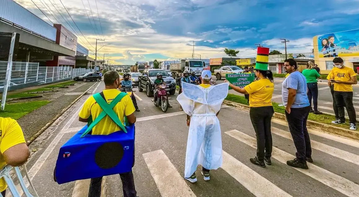 Integrando ações do Maio Amarelo, Detran-RO sensibiliza público sobre segurança viária durante Circuito de Corridas 