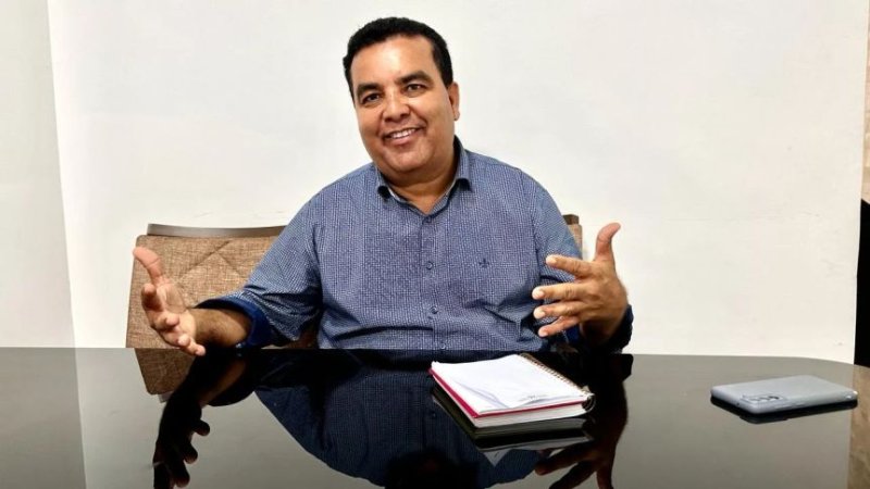 TCE de Rondônia multa prefeito de Candeias em R$ 25 mil por atraso em licitação do serviço de limpeza urbana