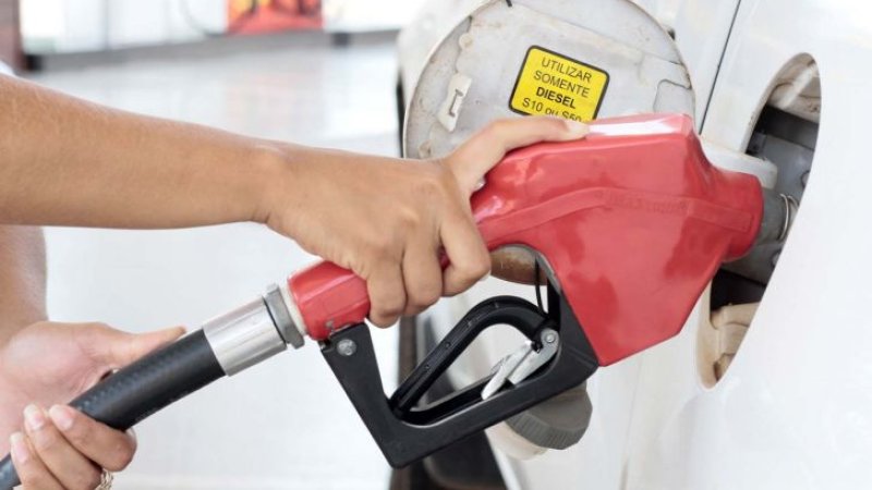 Cláudia de Jesus propõe adesão a regime emergencial para reduzir impacto do preço dos combustíveis em RO