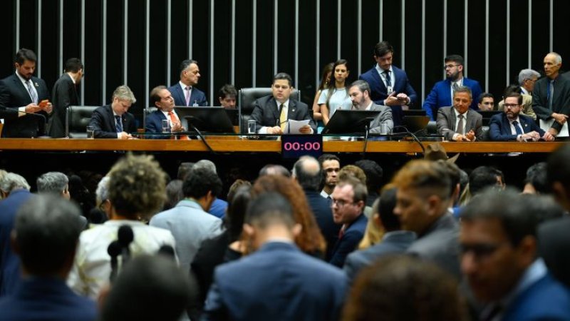 Congresso retoma trabalhos após recesso