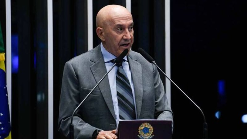 Confúcio Moura renuncia à candidatura à reeleição para o Senado Federal
