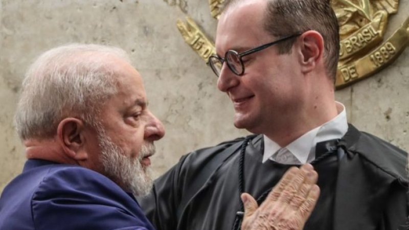Zanin atende a pedido de Lula e suspende desoneração da folha de empresas e prefeituras