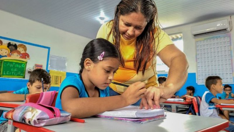 Dia dos Professores: Histórias de dedicação e amor pela educação
