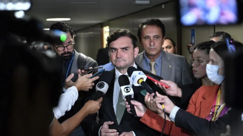 União Brasil expulsa Celso Sabino do partido, após ministro ficar no governo Lula