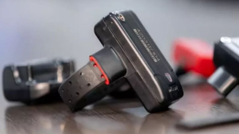 Justiça impõe tornozeleira a idoso que não tem as duas pernas