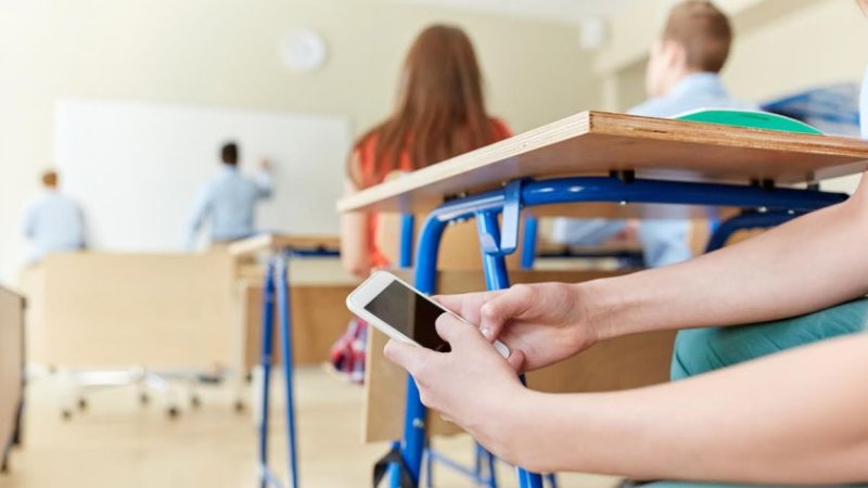 MPRO instaura procedimentos para fiscalizar a proibição do uso de celulares nas escolas de Porto Velho