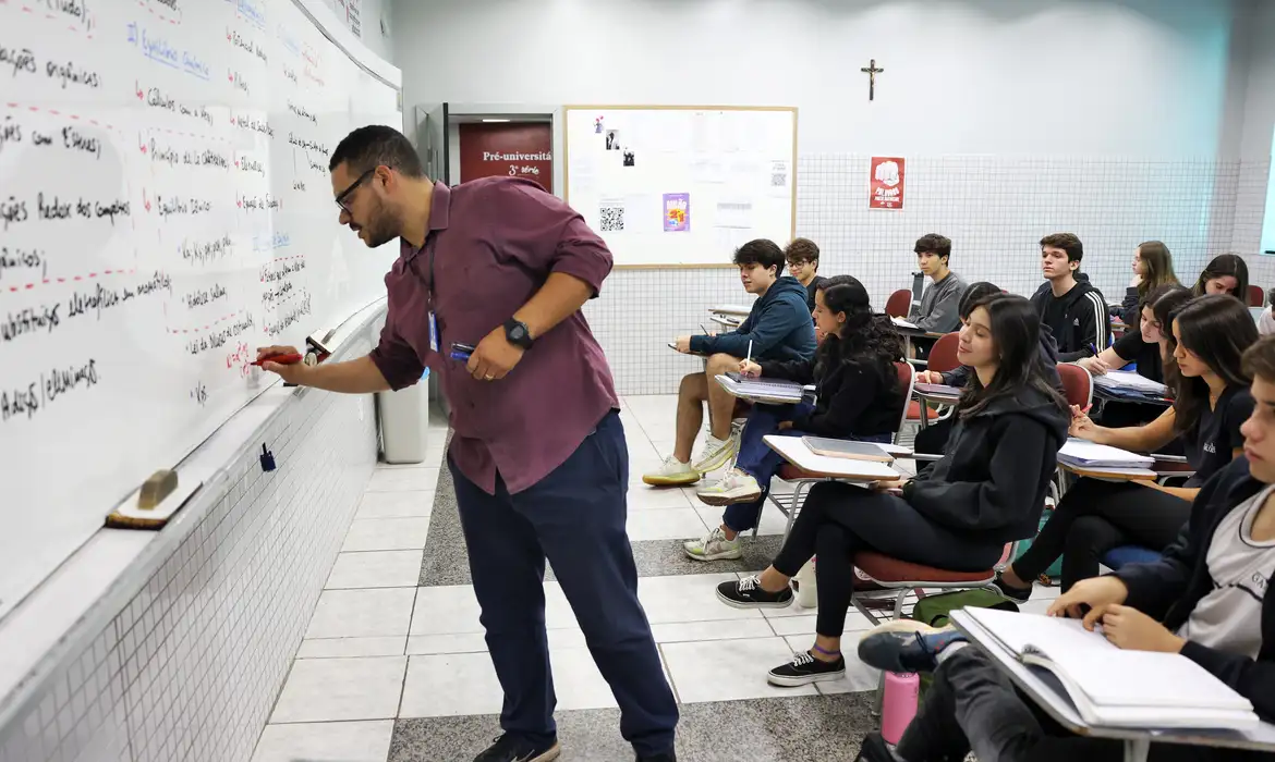 Unir abre inscrições para cursos de graduação com notas do Ensino Médio e ingresso ainda este ano