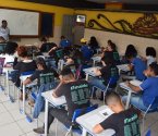 Alunos do Ensino Médio vão passar de ano mesmo reprovados em até seis matérias na rede estadual do RJ